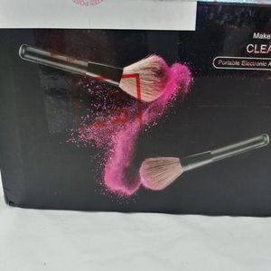 Brush cleaner